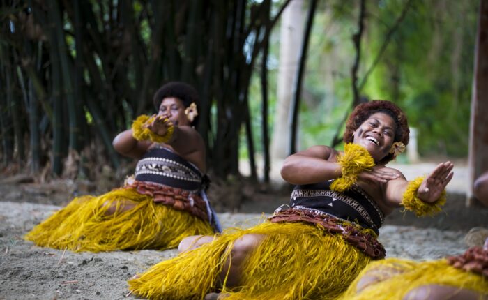 Womens Meke © Tourism Fiji