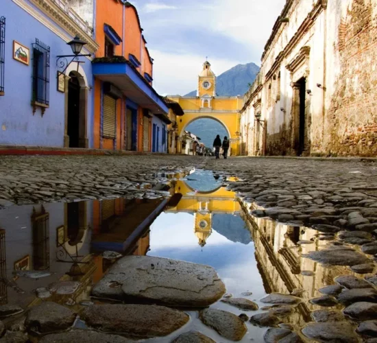 Arco de Santa Catalina, Antigua © Condor Verde