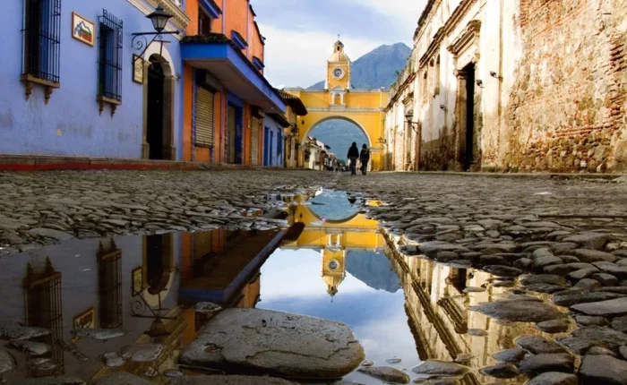 Arco de Santa Catalina, Antigua © Condor Verde